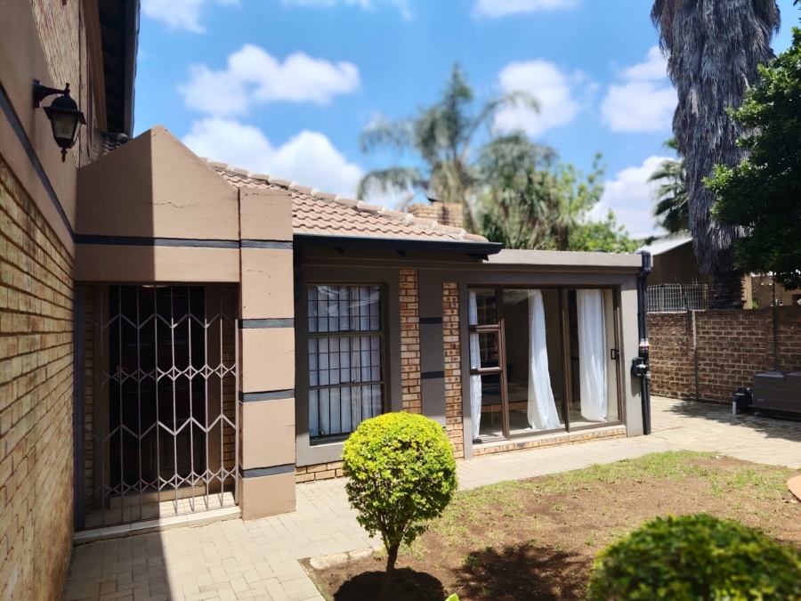 4 Bedroom Property for Sale in Ravenswood Gauteng