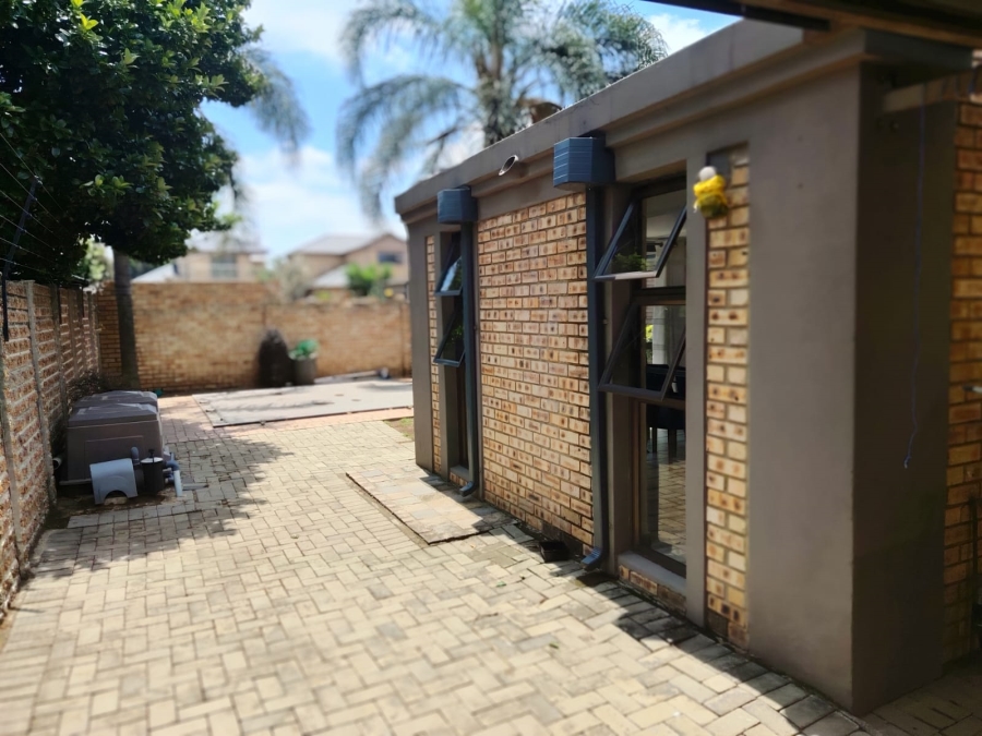 4 Bedroom Property for Sale in Ravenswood Gauteng