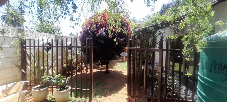 3 Bedroom Property for Sale in Rothdene Gauteng