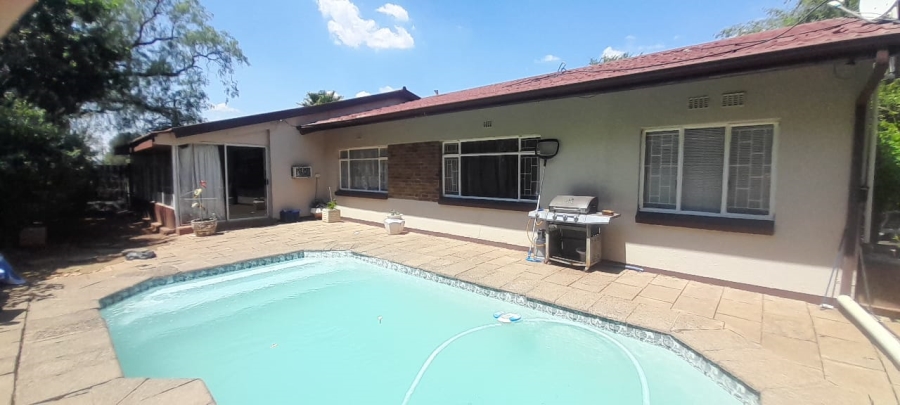 3 Bedroom Property for Sale in Rothdene Gauteng