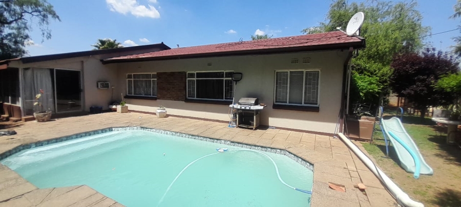 3 Bedroom Property for Sale in Rothdene Gauteng