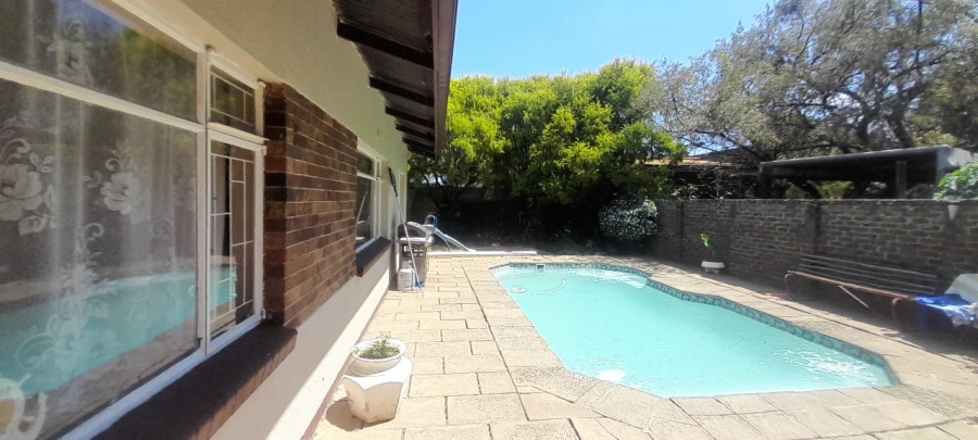 3 Bedroom Property for Sale in Rothdene Gauteng