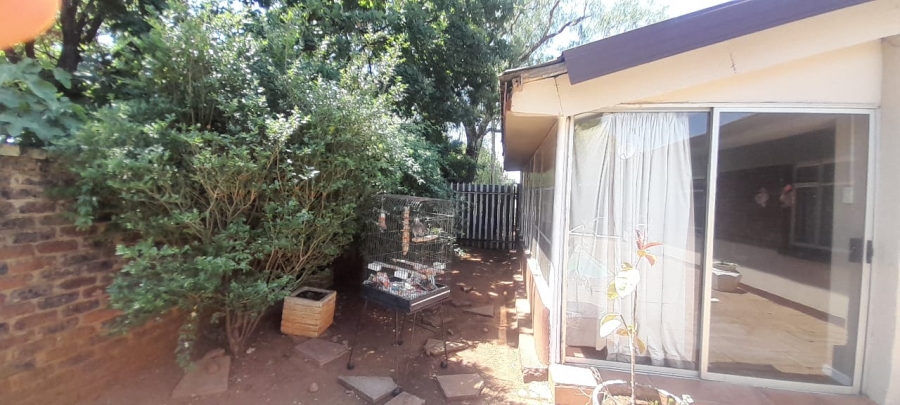 3 Bedroom Property for Sale in Rothdene Gauteng