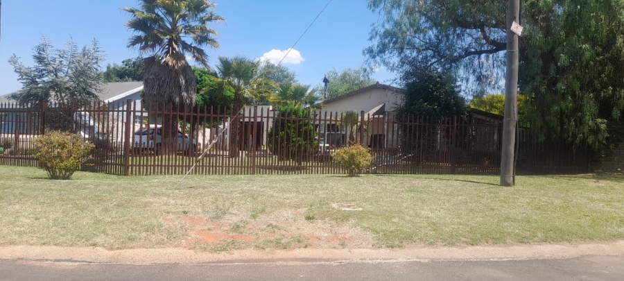 3 Bedroom Property for Sale in Rothdene Gauteng