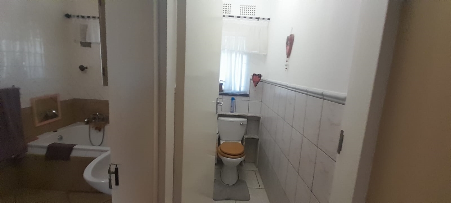 3 Bedroom Property for Sale in Rothdene Gauteng