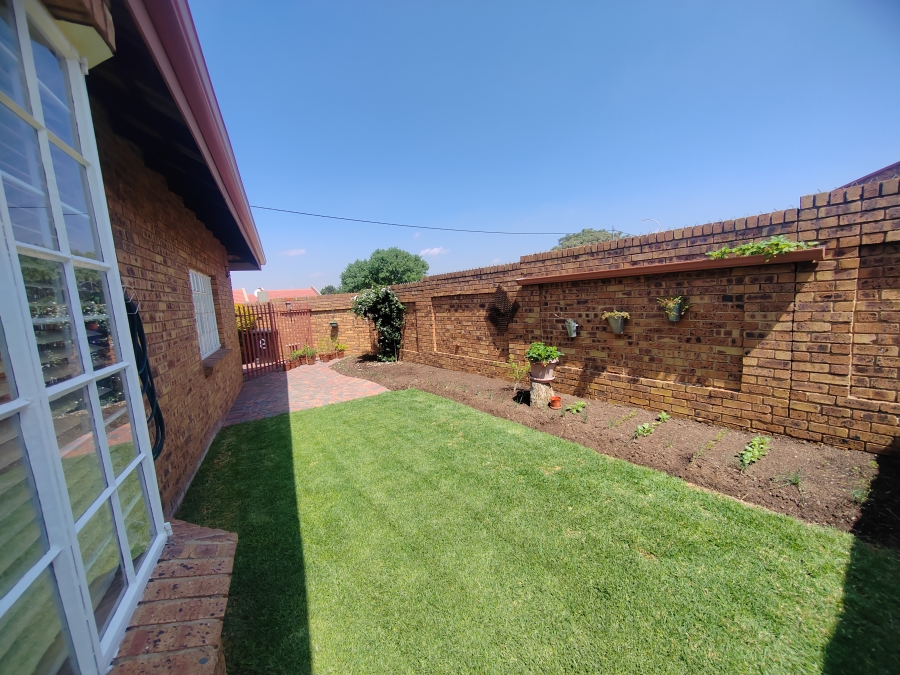 3 Bedroom Property for Sale in Sunair Park Gauteng