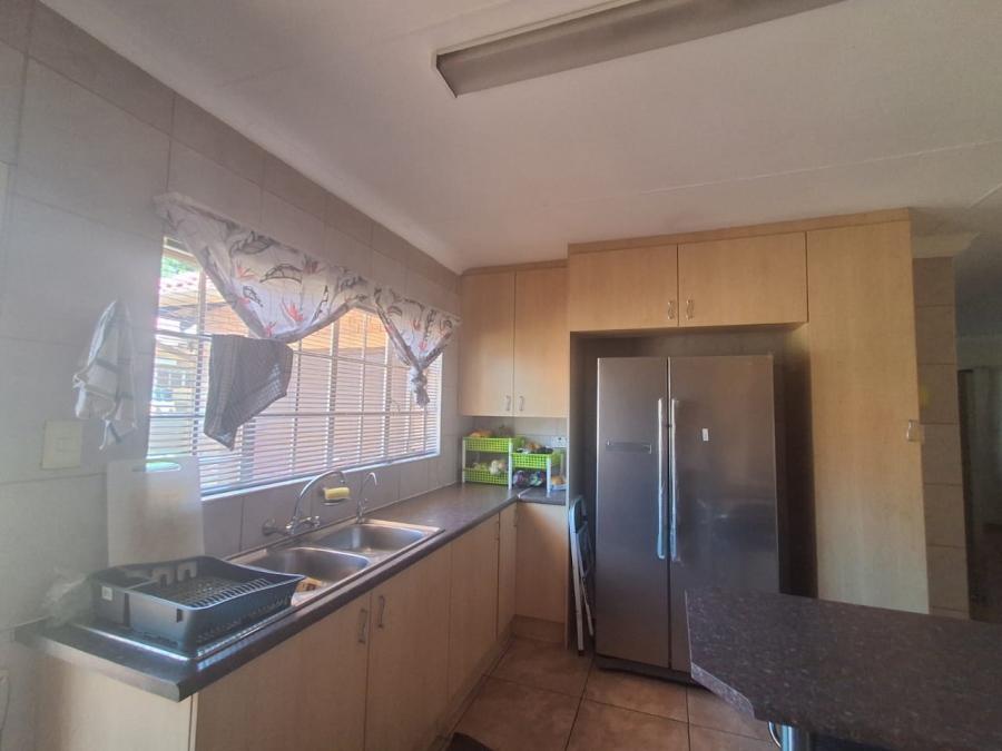 3 Bedroom Property for Sale in Three Rivers Proper Gauteng