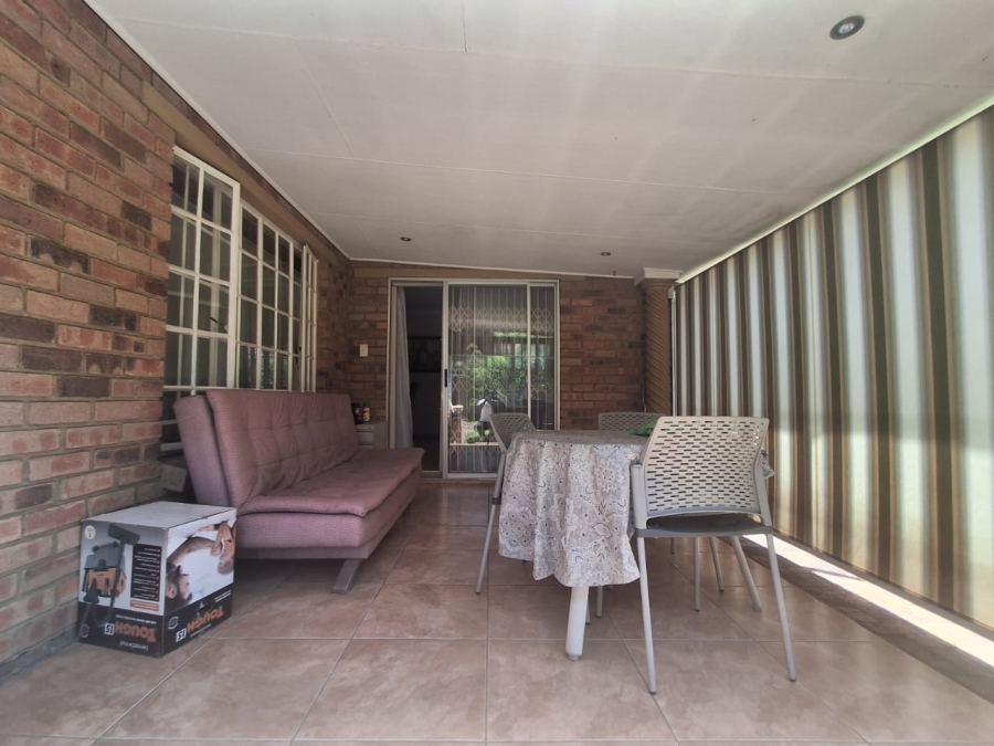 3 Bedroom Property for Sale in Three Rivers Proper Gauteng