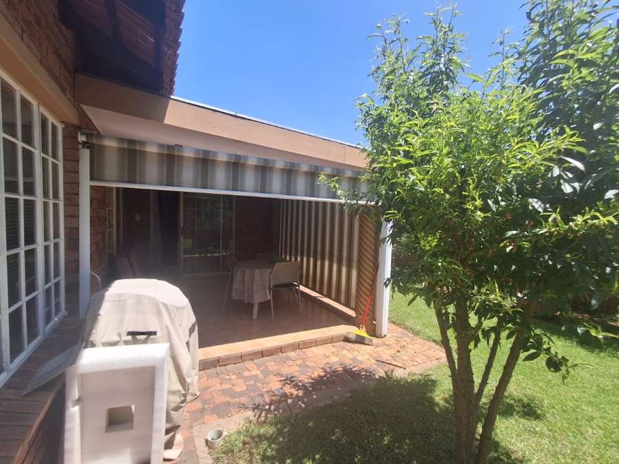 3 Bedroom Property for Sale in Three Rivers Proper Gauteng