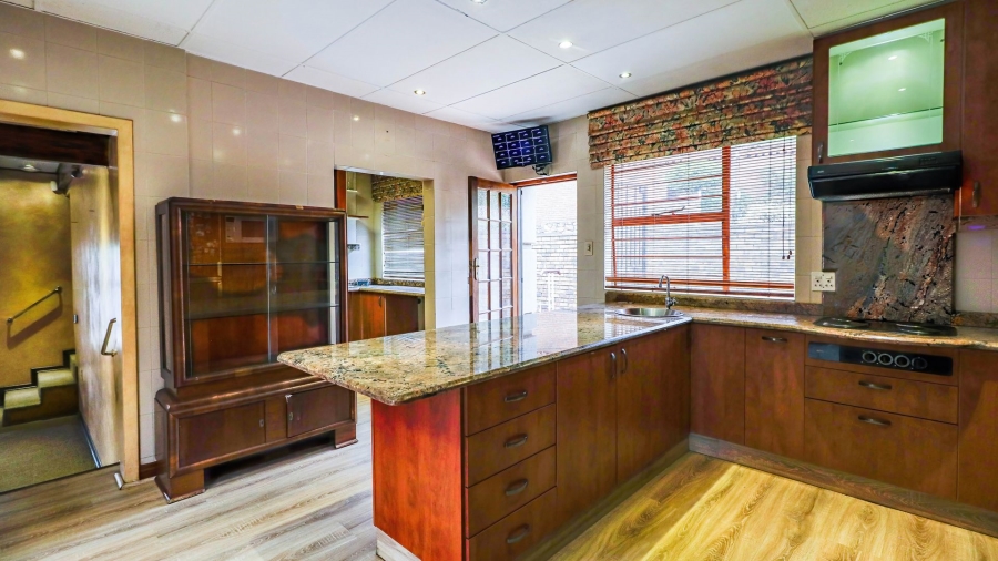 4 Bedroom Property for Sale in Northcliff Gauteng