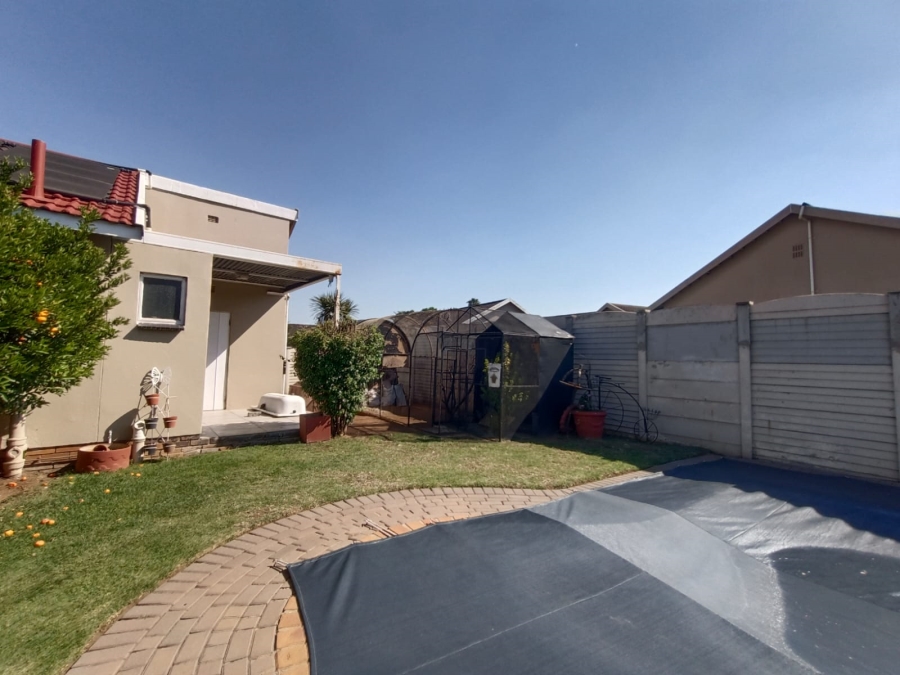 3 Bedroom Property for Sale in Vanderbijlpark SE 2 Gauteng