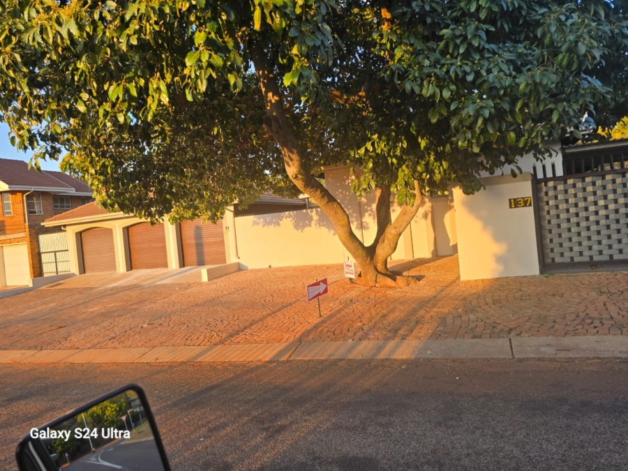 6 Bedroom Property for Sale in Wonderboom Gauteng