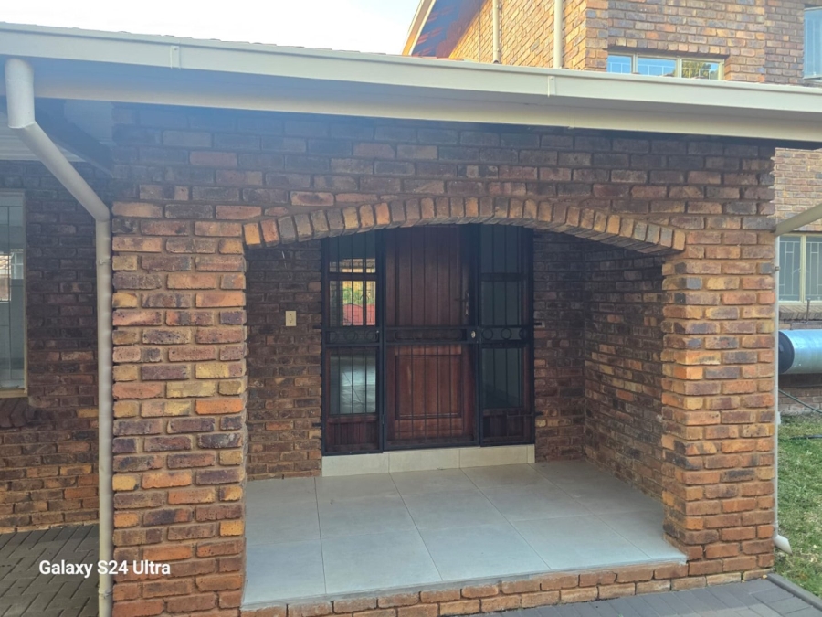 6 Bedroom Property for Sale in Wonderboom Gauteng