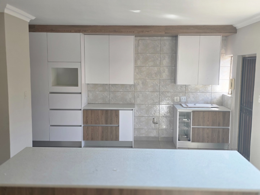 6 Bedroom Property for Sale in Wonderboom Gauteng