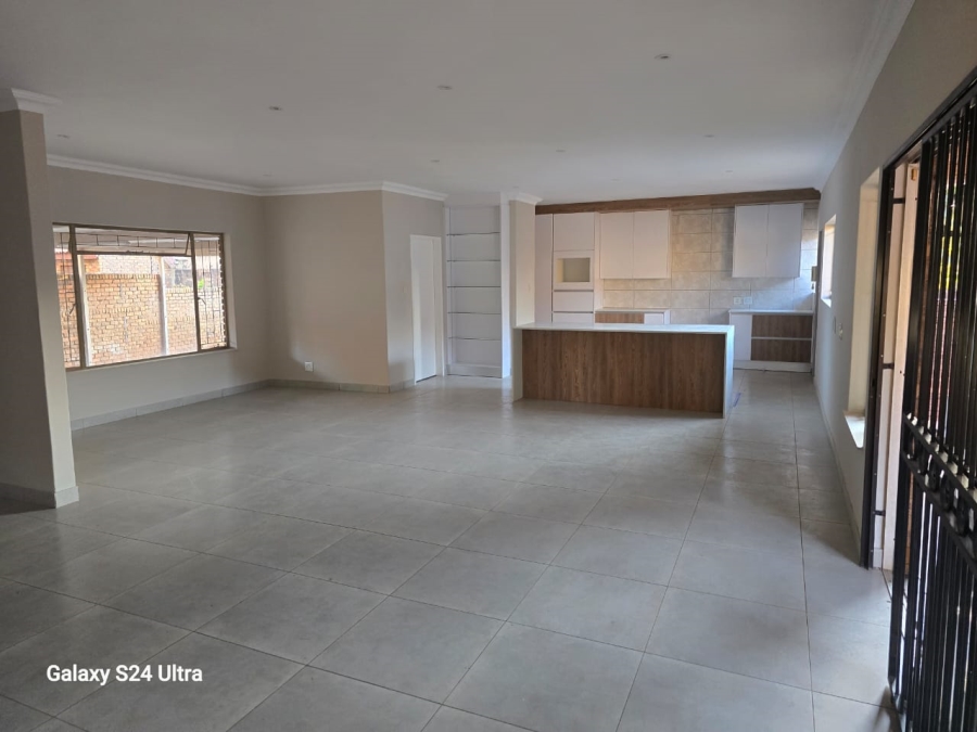 6 Bedroom Property for Sale in Wonderboom Gauteng
