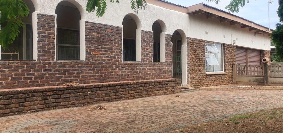 5 Bedroom Property for Sale in Rensburg Gauteng