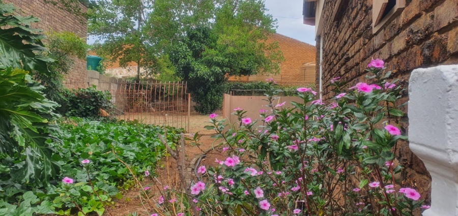 5 Bedroom Property for Sale in Rensburg Gauteng