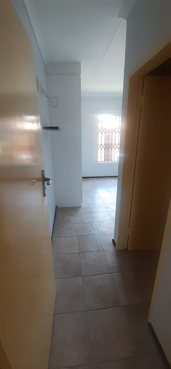 2 Bedroom Property for Sale in Sonneveld Gauteng