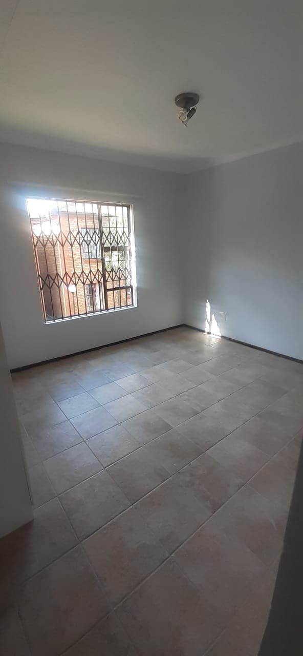2 Bedroom Property for Sale in Sonneveld Gauteng
