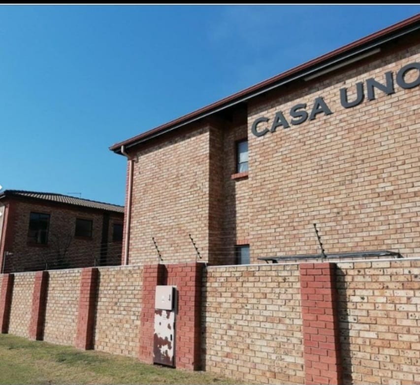 2 Bedroom Property for Sale in Sonneveld Gauteng