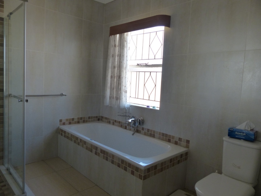 3 Bedroom Property for Sale in Gallo Manor Gauteng