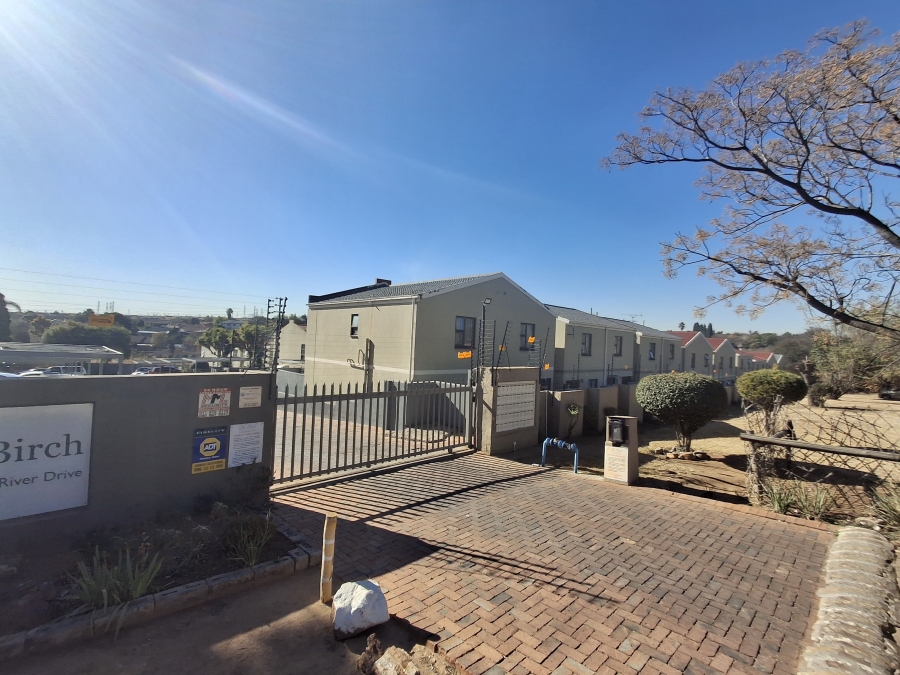 2 Bedroom Property for Sale in Birchleigh North Gauteng