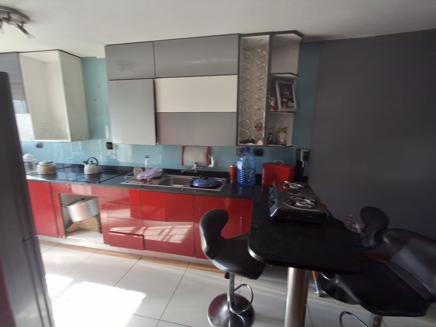 2 Bedroom Property for Sale in Birchleigh North Gauteng