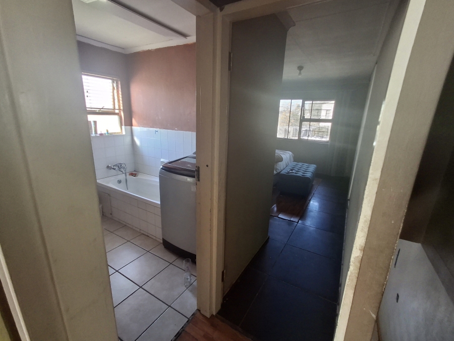 2 Bedroom Property for Sale in Birchleigh North Gauteng