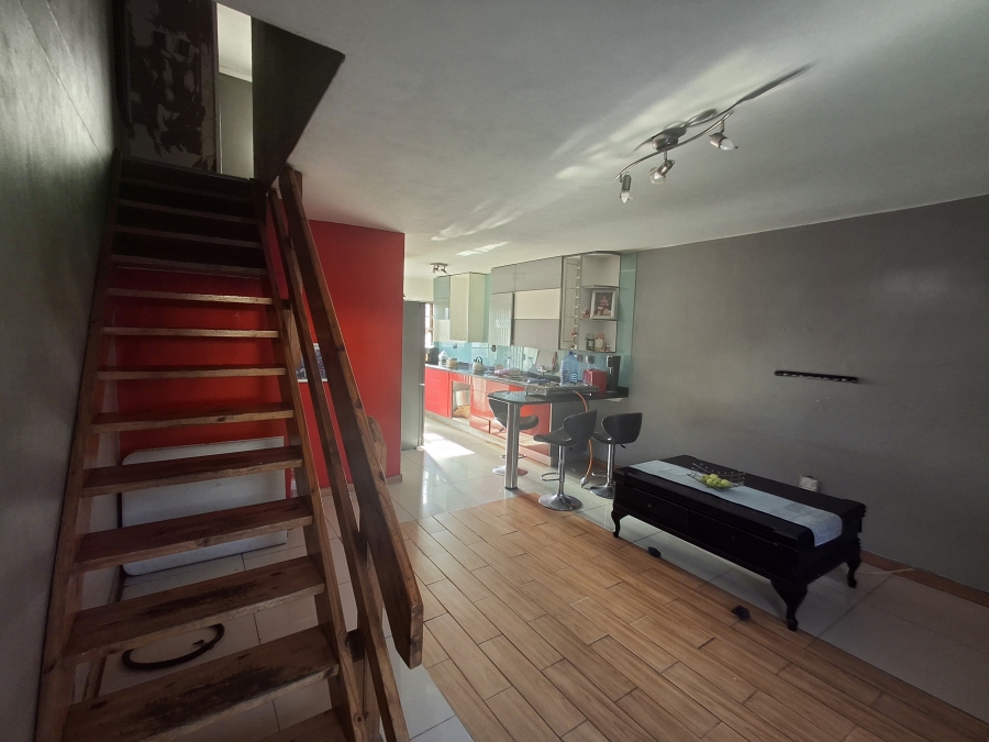 2 Bedroom Property for Sale in Birchleigh North Gauteng