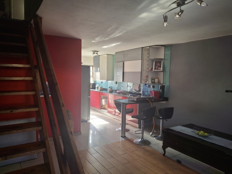 2 Bedroom Property for Sale in Birchleigh North Gauteng