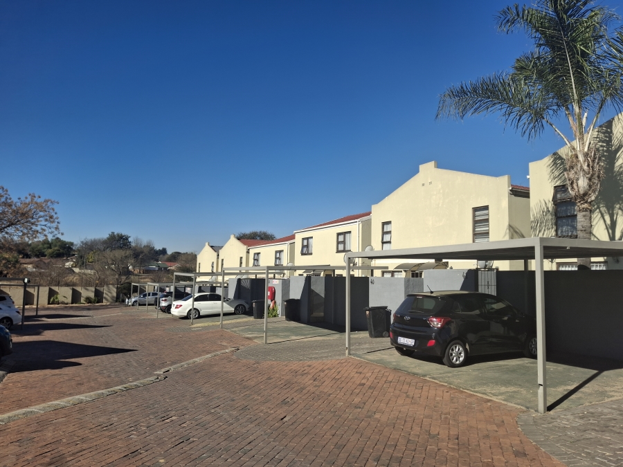 2 Bedroom Property for Sale in Birchleigh North Gauteng