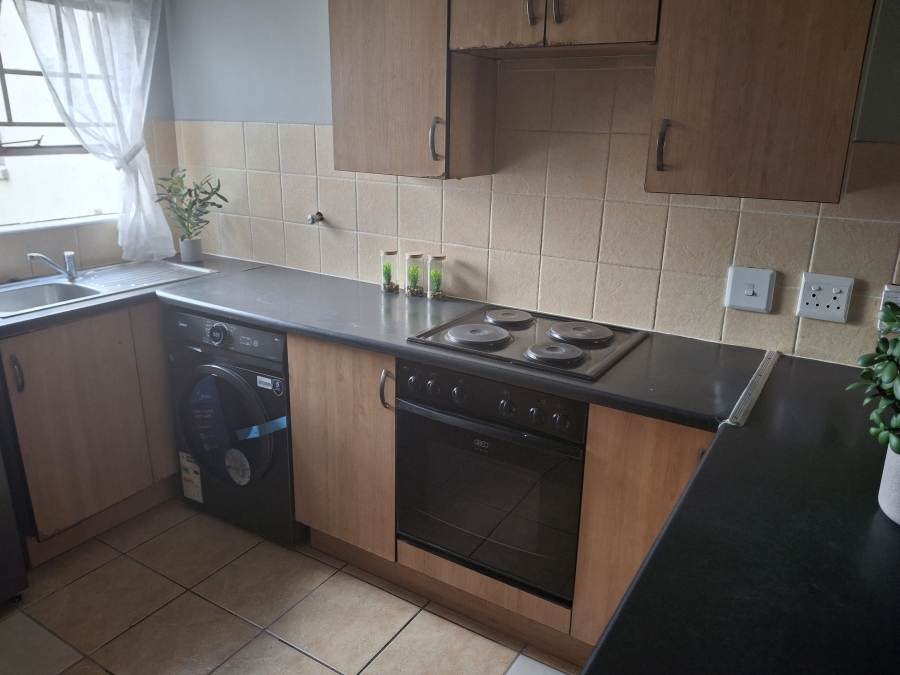 2 Bedroom Property for Sale in Albermarle Gauteng