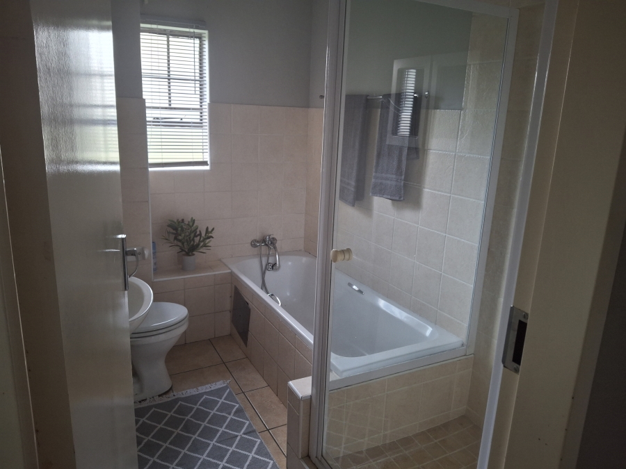 2 Bedroom Property for Sale in Albermarle Gauteng