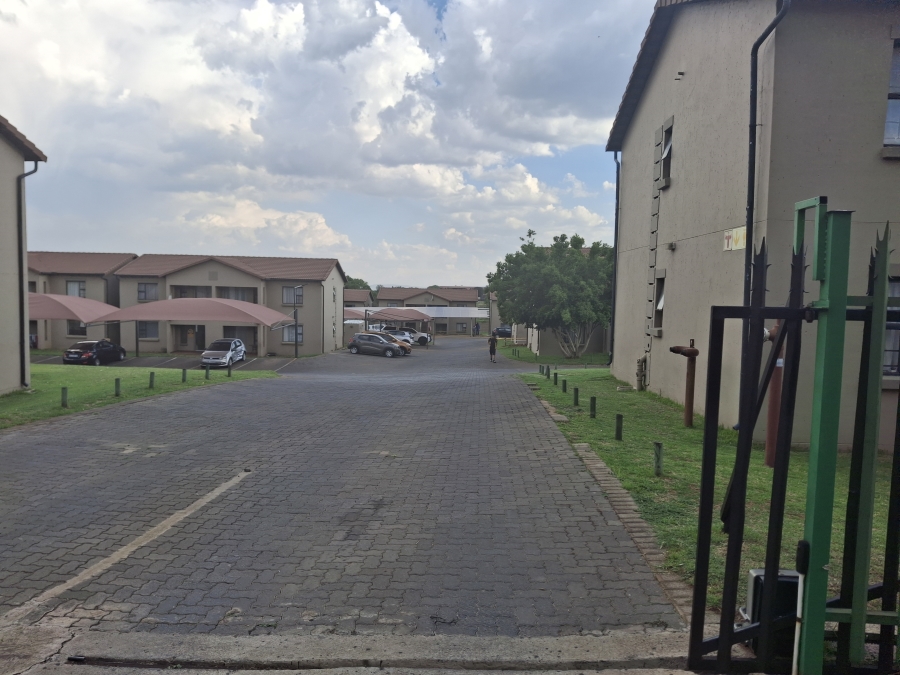 2 Bedroom Property for Sale in Albermarle Gauteng
