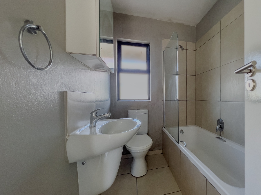 2 Bedroom Property for Sale in The Stewards Gauteng