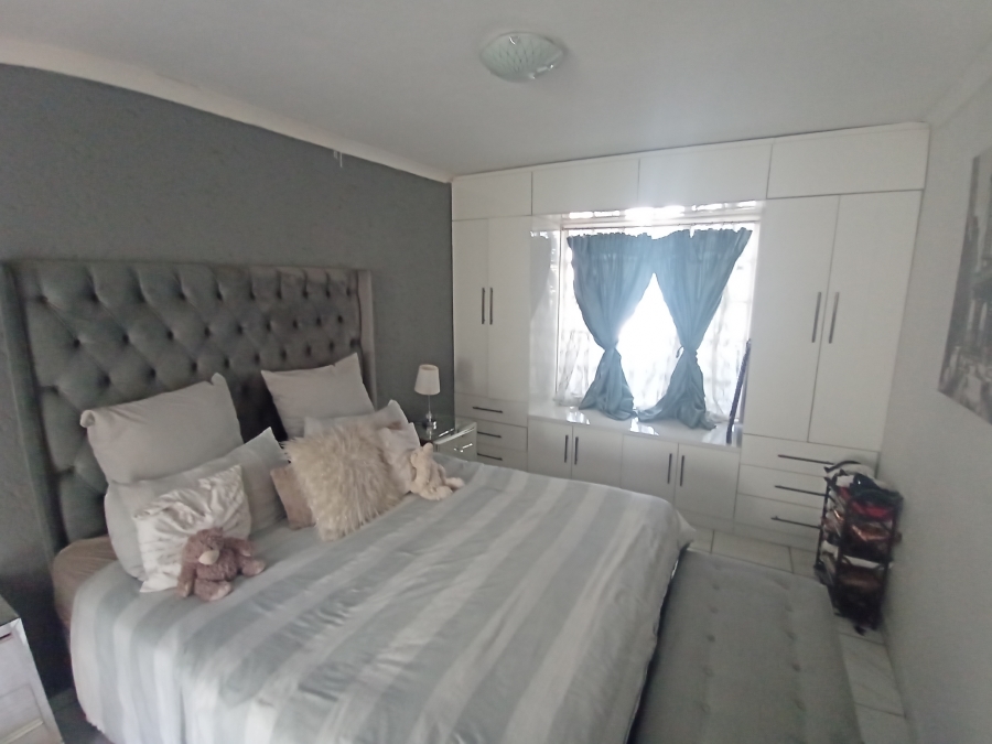 2 Bedroom Property for Sale in Bassonia Gauteng