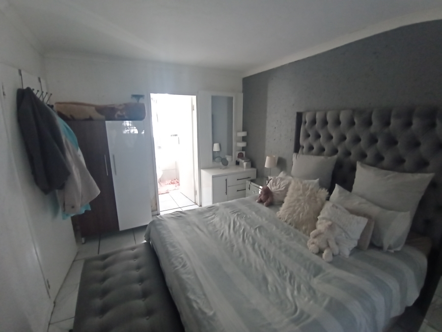 2 Bedroom Property for Sale in Bassonia Gauteng