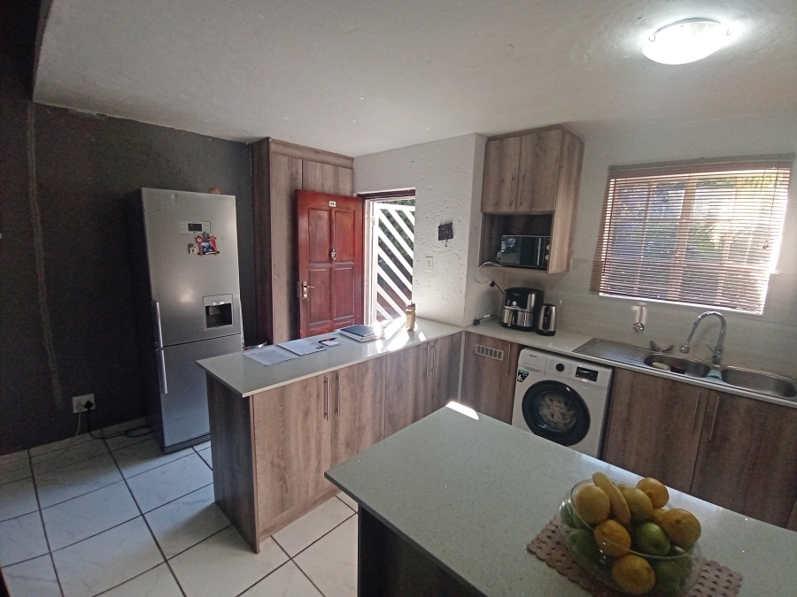 2 Bedroom Property for Sale in Bassonia Gauteng