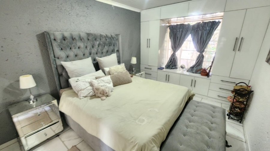 2 Bedroom Property for Sale in Bassonia Gauteng