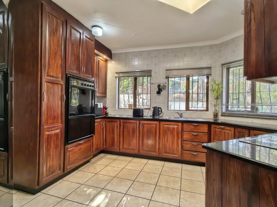 5 Bedroom Property for Sale in Northcliff Gauteng