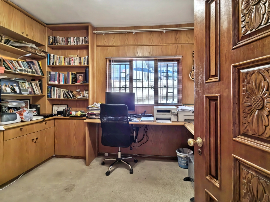 5 Bedroom Property for Sale in Northcliff Gauteng