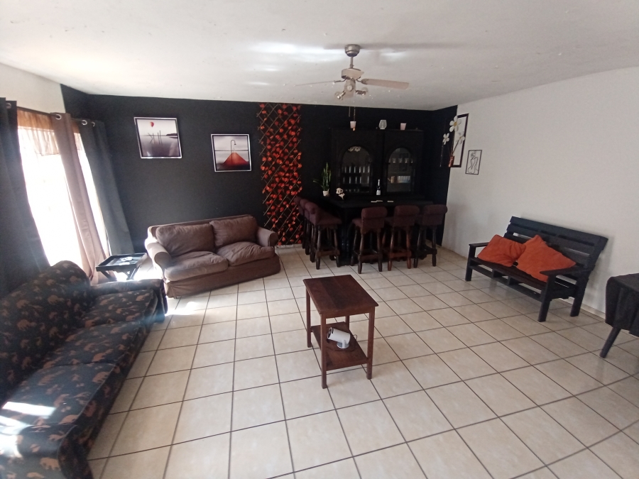 4 Bedroom Property for Sale in Glenanda Gauteng
