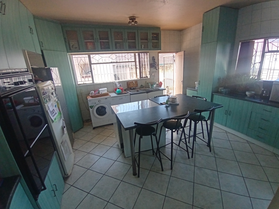 4 Bedroom Property for Sale in Glenanda Gauteng