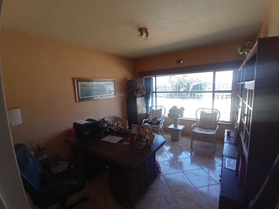 4 Bedroom Property for Sale in Glenanda Gauteng