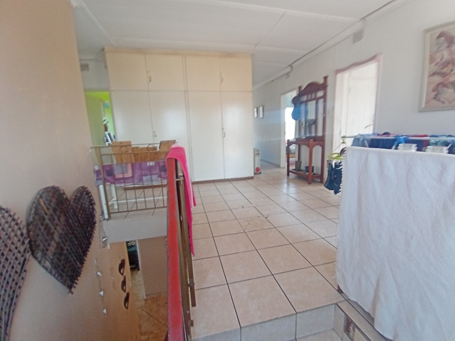 4 Bedroom Property for Sale in Glenanda Gauteng