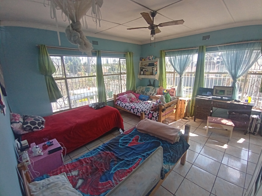 4 Bedroom Property for Sale in Glenanda Gauteng