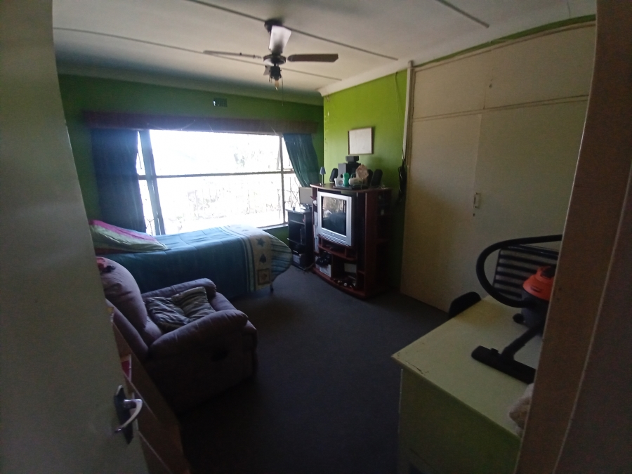 4 Bedroom Property for Sale in Glenanda Gauteng