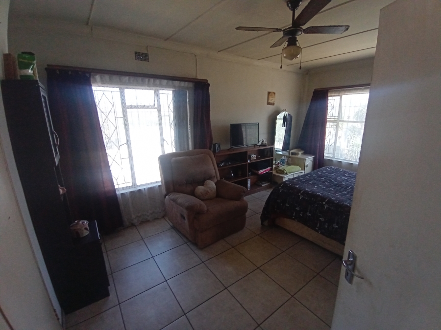 4 Bedroom Property for Sale in Glenanda Gauteng