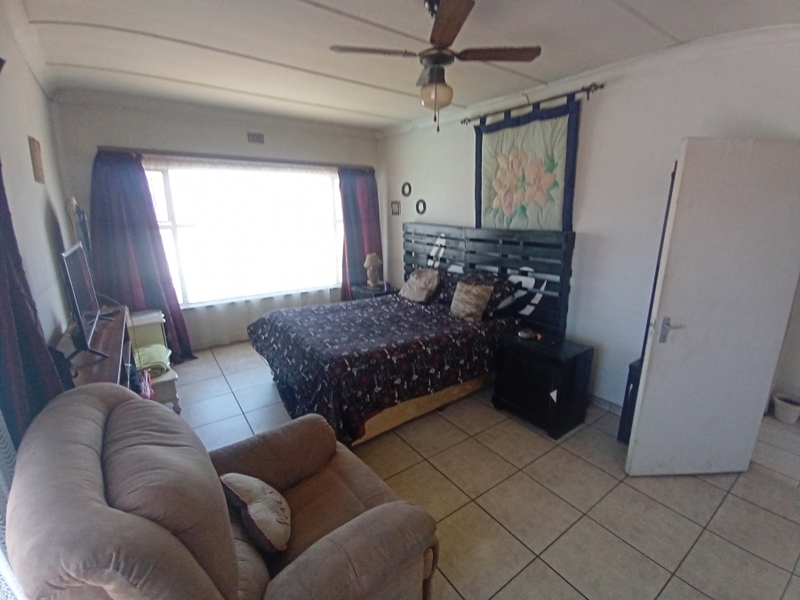 4 Bedroom Property for Sale in Glenanda Gauteng