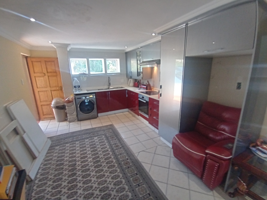 3 Bedroom Property for Sale in Oakdene Gauteng